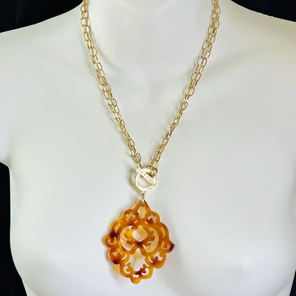 ZENZii Acrylic Scroll Pendant Gold Amber Tone Toggle Necklace Faux Tortoise 1357